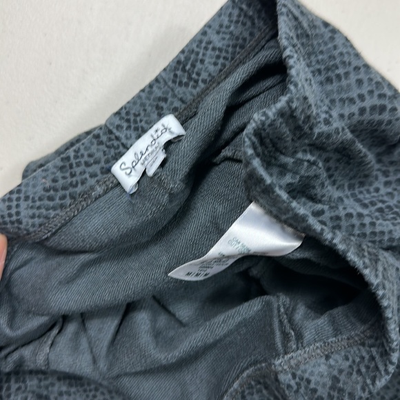 Splendid gray snakeskin print leggings - Picture 3 of 3